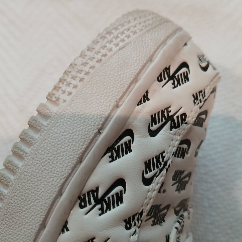 MEN'S SIZE 9.5 - NIKE AIR FORCE 1 LOW ALL OVER LOGO WHITE (AH8462-100) - Picture 6 of 7